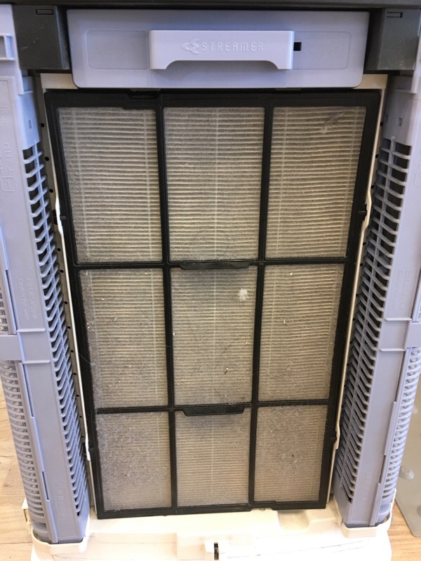 空気清浄機のお掃除